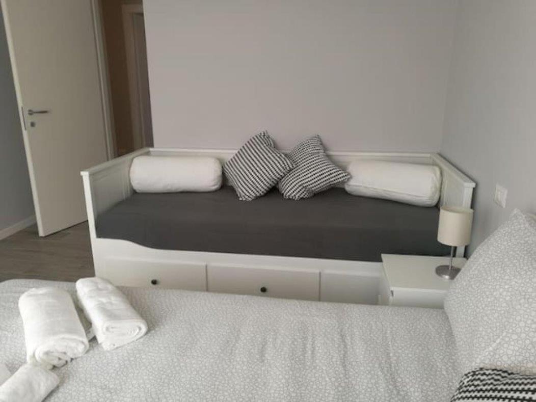 Appartamento Con Grande Terrazzo In Via Lomellina - Lome 527 Milan Extérieur photo